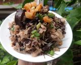 Hình bước làm 2 của món Bắp cải xào huyết và tóp mỡ