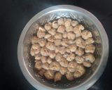 A picture of step 1 of Soyachunks kebabs.