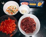 Hình bước làm 1 của món Mỳ Spaghetti hải sản sốt