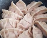 Foto langkah ke 6 dari resep Yaki Gyoza Ayam Udang.