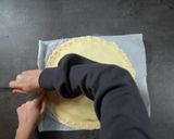Une image de l'étape 12 de Galette des rois au chocolat.