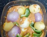 A picture of step 3 of Tandoori aloo - pyaaz subji.
