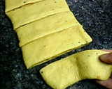 A picture of step 6 of Kabocha Squash Twisted Bread Rolls.