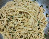 एग्लियो ई ओलियो Aglio e Olio रेसिपी चरण 7 फोटो