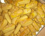 Foto langkah ke 6 dari resep Kastengel / kue keju guriiiihhhh.