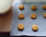 A picture of step 5 of Vickys Custard Creams / Yo-Yos / Melting Moments GF DF EF SF NF.