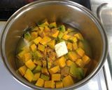 A picture of step 2 of Chilled Kabocha Squash Soup.