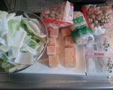 A picture of step 2 of Rich Sesame and Soy Milk Hot Pot.