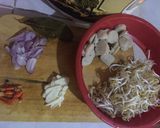 Foto langkah ke 1 dari resep Tumis Toge Bakso.