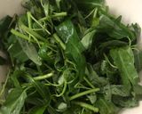Foto langkah ke 1 dari resep Tumis Kangkung Biasa.