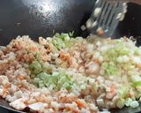 A picture of step 5 of Minced Shrimp Lettuce Wrap.