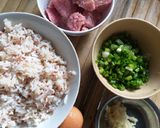 รูปขั้นตอนการทำที่ 1 ของ ข้าวผัดแหนม