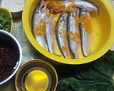 A picture of step 1 of Steamed Pabda Fish in Bottle Gourd Leaf (Lau Patai Pabda Paturi).