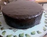 A picture of step 4 of Mehndi n Nikah Themed Cake.