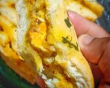 চীজি পনির স্টাফড গার্লিক ব্রেড (cheesy paneer stuffed garlic bread recipe in Bengali) রেসিপি ধাপ - 13 ছবি