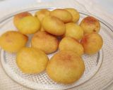 A picture of step 7 of Taiwanese Sweet Potato Fried Mochi.