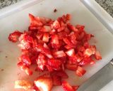 Foto del paso 1 de la receta: Paletas heladas de yogurt, fresas y arándanos