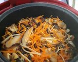 Foto langkah ke 5 dari resep Japanese Mushrooms Rice.