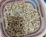 Foto langkah ke 3 dari resep Kacang Mete panggang.