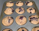 A picture of step 7 of Applesauce Puffs with Blueberries.