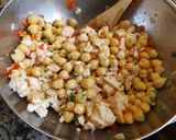 Foto del paso 1 de la receta Ensalada de garbanzos con atún, espárragos y tomates