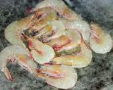 Foto langkah ke 2 dari resep Shrimp With Creamy Garlic Sauce (Creamy Garlic Shrimp).