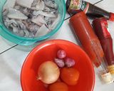 Foto langkah ke 1 dari resep Cumi Kuah Asam Segar Simpel.