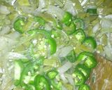 Foto del paso 5 de la receta: Nopales encebollados con salchichas