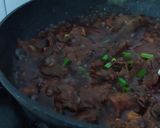Foto langkah ke 6 dari resep Tumis Kecap Daging Sapi.