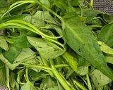 Hình bước làm 2 của món Cơm nhà với vai heo nướng sốt đào, thăn trâu xào cải bó xôi, rau muống xào tỏi, canh cà chua trứng