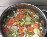 Zöldséges póréhagymaleves 🥕🥣 recept fázis 2 fotója