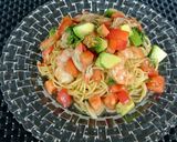 A picture of step 4 of Chilled Tomato, Avocado and Shrimp Pasta With Japanese Seasonings.