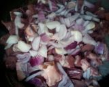A picture of step 1 of Shinkafa da miyar koda.