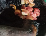 Foto langkah ke 5 dari resep Rawon Ayam.