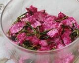 A picture of step 6 of Salt-Preserved Sakura Blossoms.