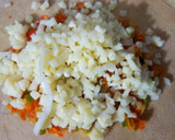 चीज़ वैजी पराठा (Cheese Veggies Paratha recipe in Hindi) रेसिपी चरण 6 फोटो