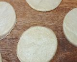 A picture of step 2 of Chicken Momos.