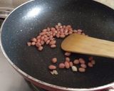 A picture of step 3 of Makhana Peanut Bhel.