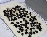 A picture of step 5 of Black Bean & Black Sesame Cream Bread.