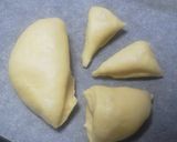 A picture of step 1 of Hippo Bread Roll.