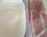 A picture of step 1 of Involtini di vitello, scamorza e prosciutto - veal rolls.