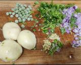 A picture of step 2 of Aloo matar Shingara.