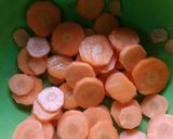 Foto langkah ke 1 dari resep Tumis Brokoli Wortel + Sosis.