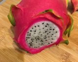 Pas rețetă Salată de fructul dragonului, struguri rose și clemantină 1 fotografie