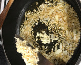 Foto del paso 3 de la receta: Pollo guisado con setas de cultivo y aromas de hierbas provenzales