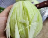 Hình bước làm 1 của món Canh dưa hồng nấu tôm