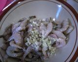 Foto langkah ke 2 dari resep Udang Goreng Karamel.