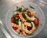 Une image de l'étape 9 de Crevettes sauvages marinées aneth citron tomates cerises.