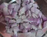भिंडी प्याज़ वाली (bhindi pyaz wali) in recipe Hindi ) रेसिपी चरण 2 फोटो