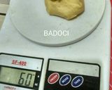 Foto langkah ke 4 dari resep Donat + teknik mencetak.